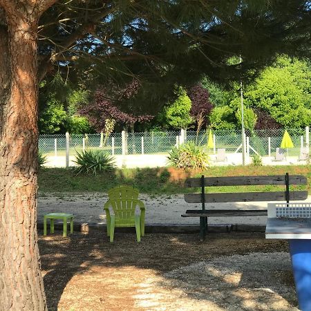 Отель Camping Le Mondou Saint-Julien-de-Lampon Экстерьер фото