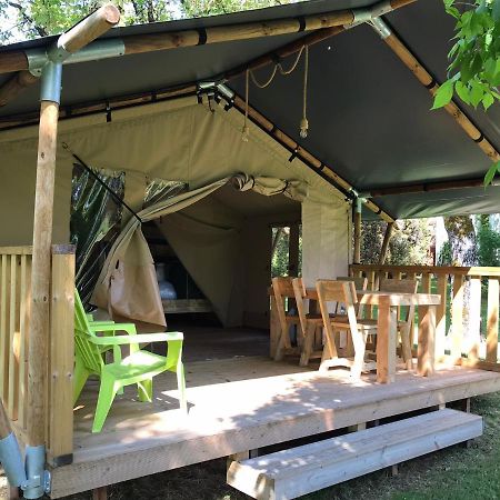Отель Camping Le Mondou Saint-Julien-de-Lampon Экстерьер фото
