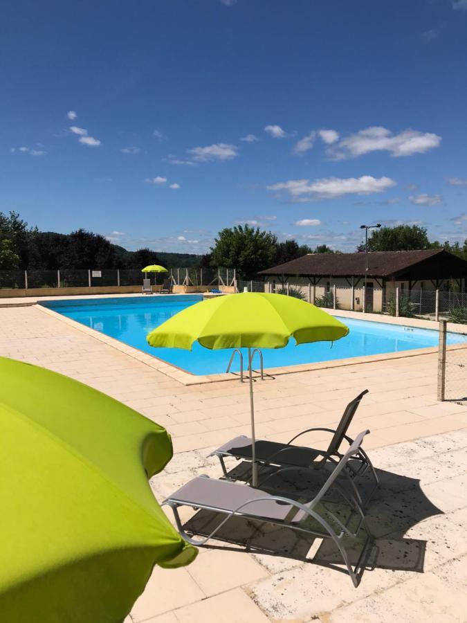 Отель Camping Le Mondou Saint-Julien-de-Lampon Экстерьер фото